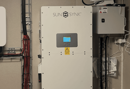 Erfaringer med Deye og Sunsynk hybrid-invertere – Tips og feilsøking