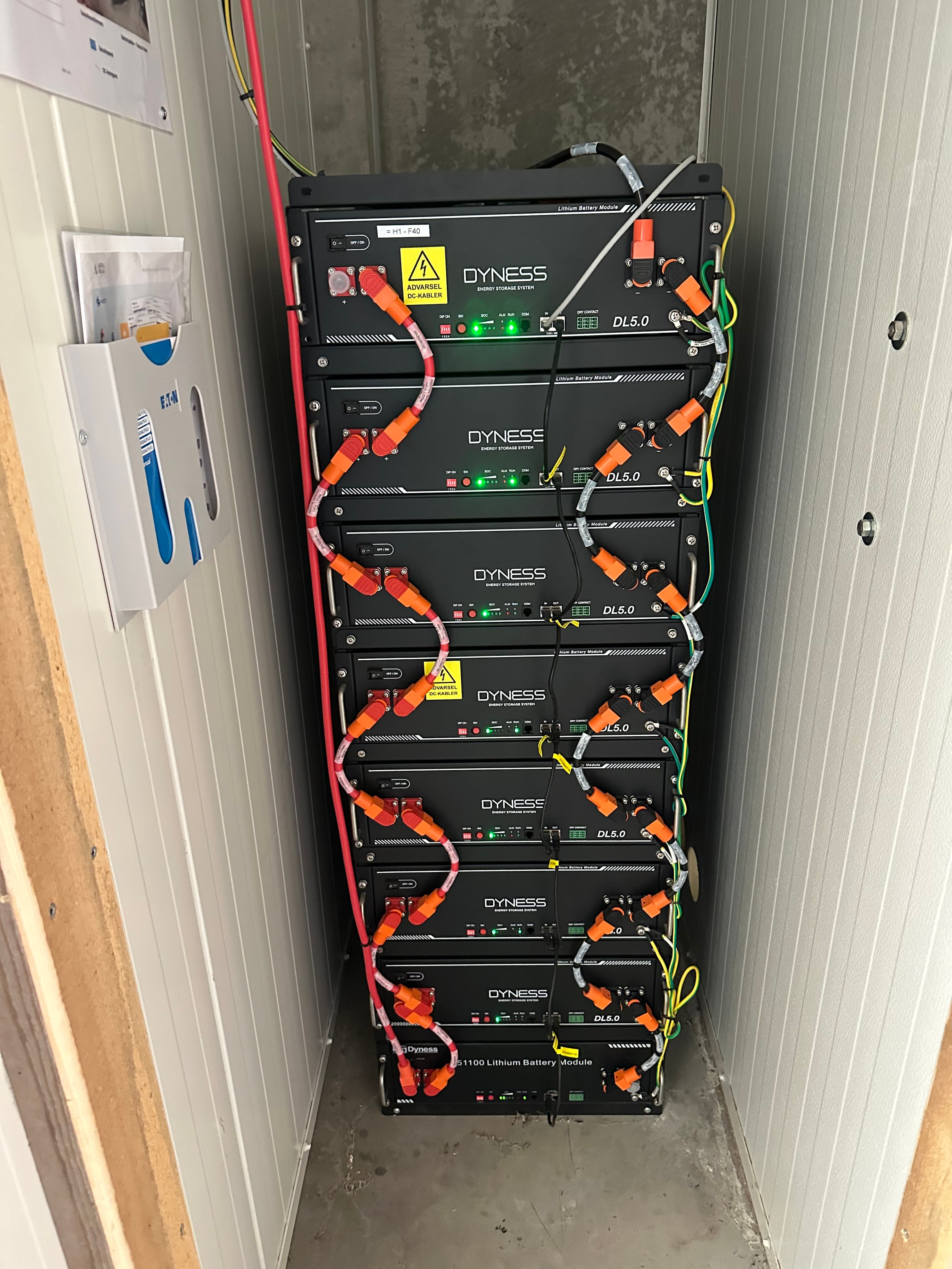 Dyness batteripakker på kyllinggården